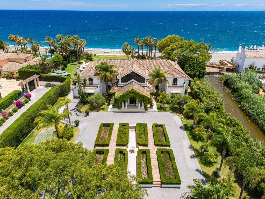 Luxury House for sale in Marbella, 11 900 000 €, Photo 1