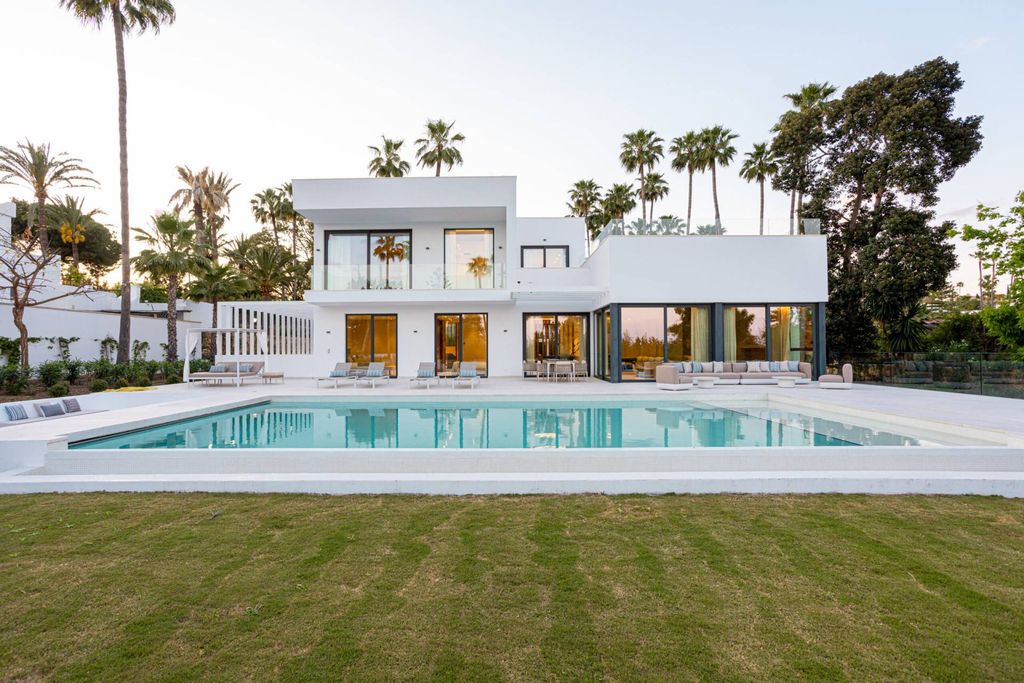 Luxury House for sale in Marbella, 3 850 000 €, Photo 2