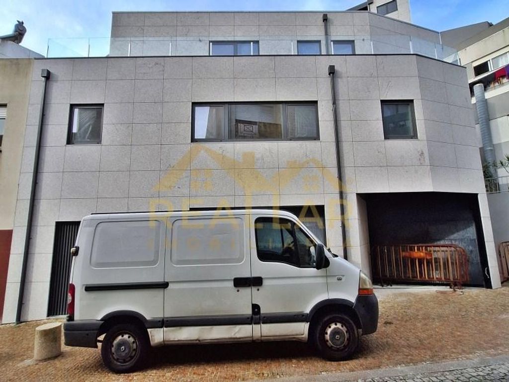 Luxury House for sale in Póvoa de Varzim, 684 400 €, Photo 1