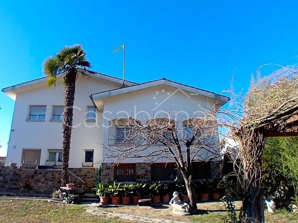 Maison de luxe à vendre à Gurb, 595 000 €, Photo 3