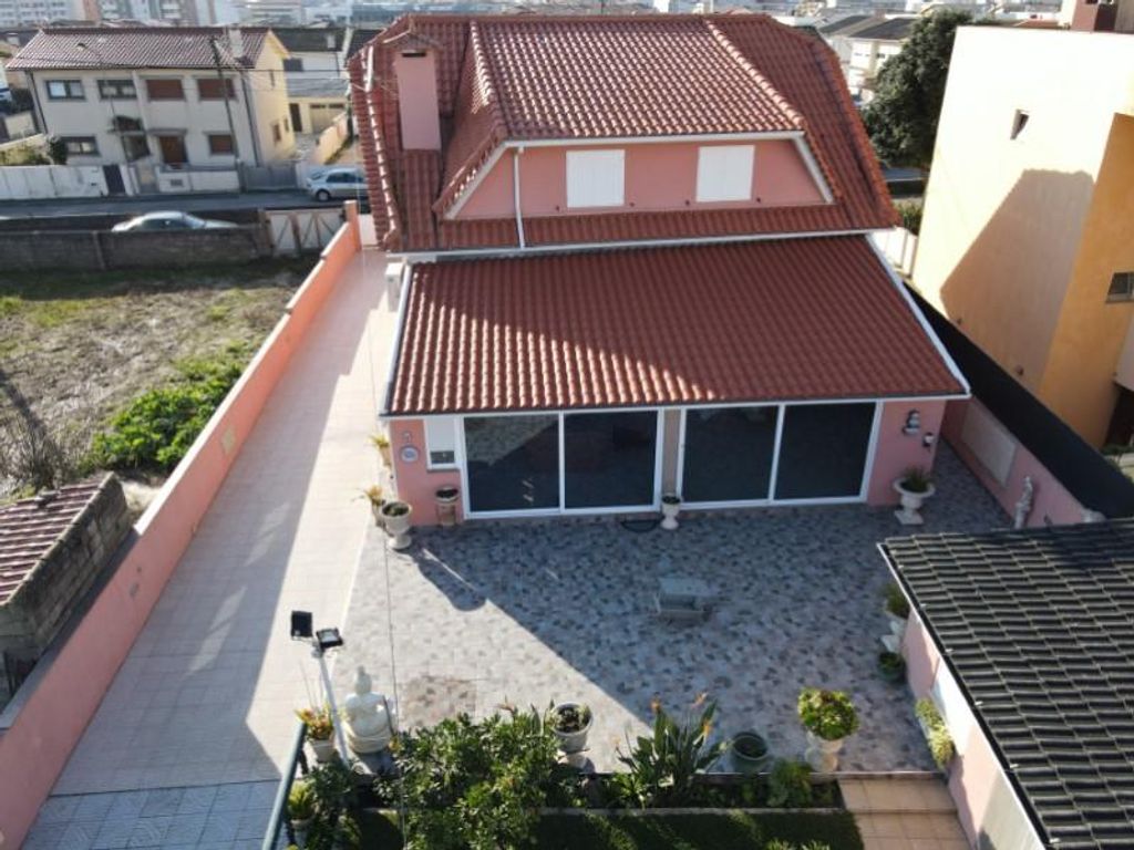 Luxury House for sale in Póvoa de Varzim, 550 000 €, Photo 1