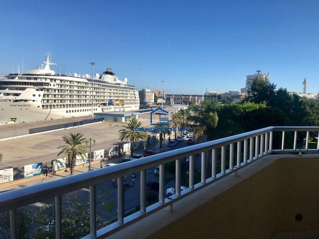 Luxury Apartment for sale in Cadiz, 750 000 €, Photo 4