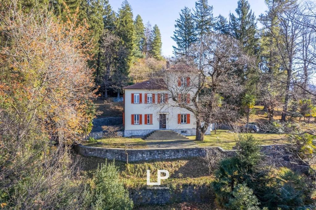 Maison de luxe à vendre à Cittiglio, 790 000 €, Photo 1