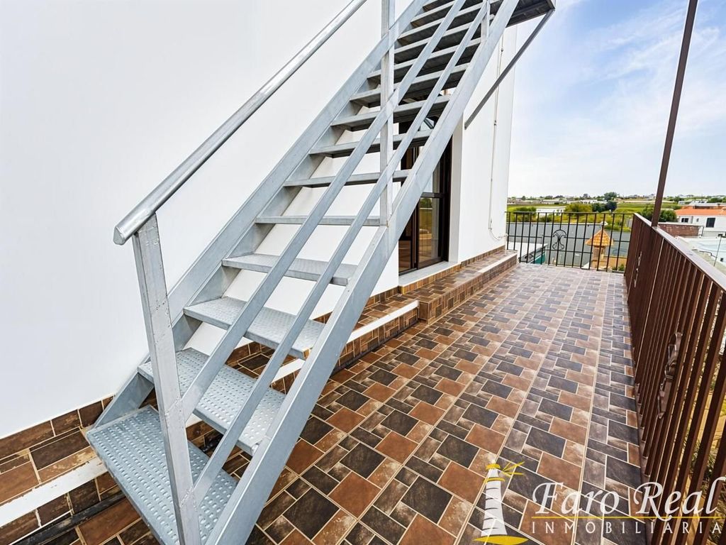 Maison de luxe à vendre à Sanlúcar de Barrameda, 420 000 €, Photo 1