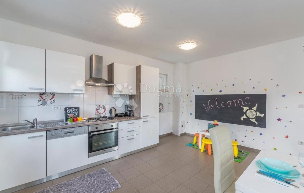 Maison de luxe à vendre à Labin, 470 000 €, Photo 5