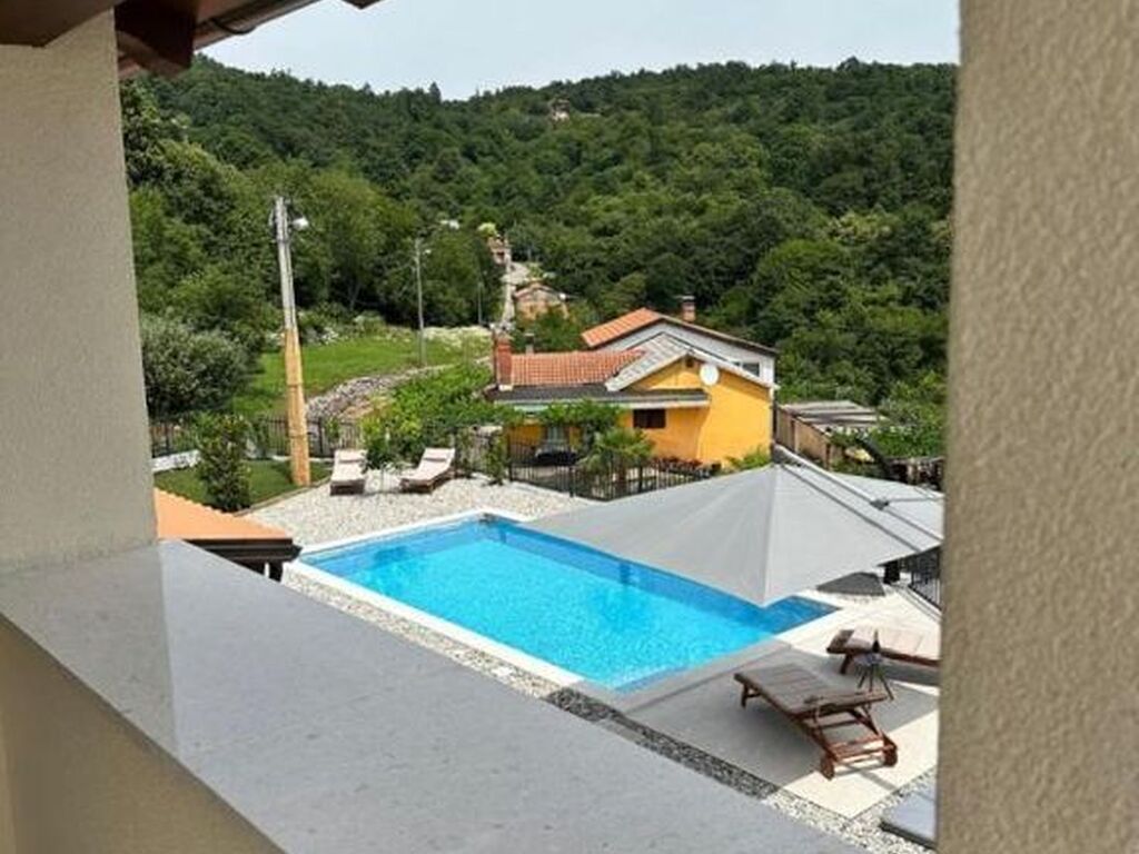 Maison de luxe à vendre à Poljane, 1 000 000 €, Photo 2