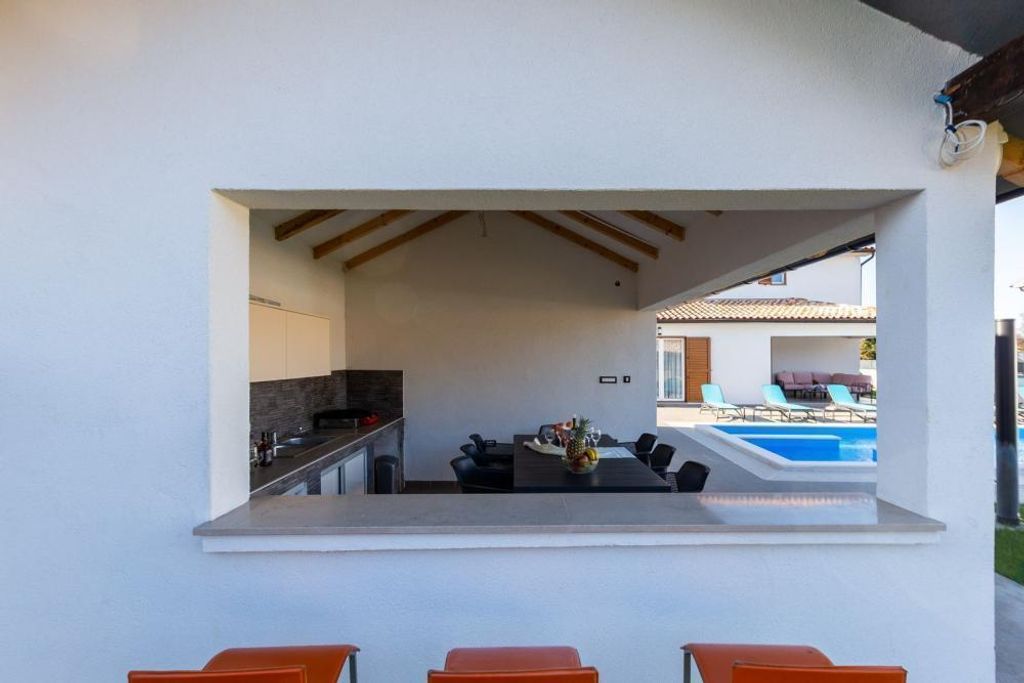 Maison de luxe à vendre à Šišan, 520 000 €, Photo 3