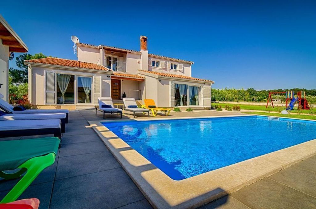 Maison de luxe à vendre à Valbandon, 740 000 €, Photo 3