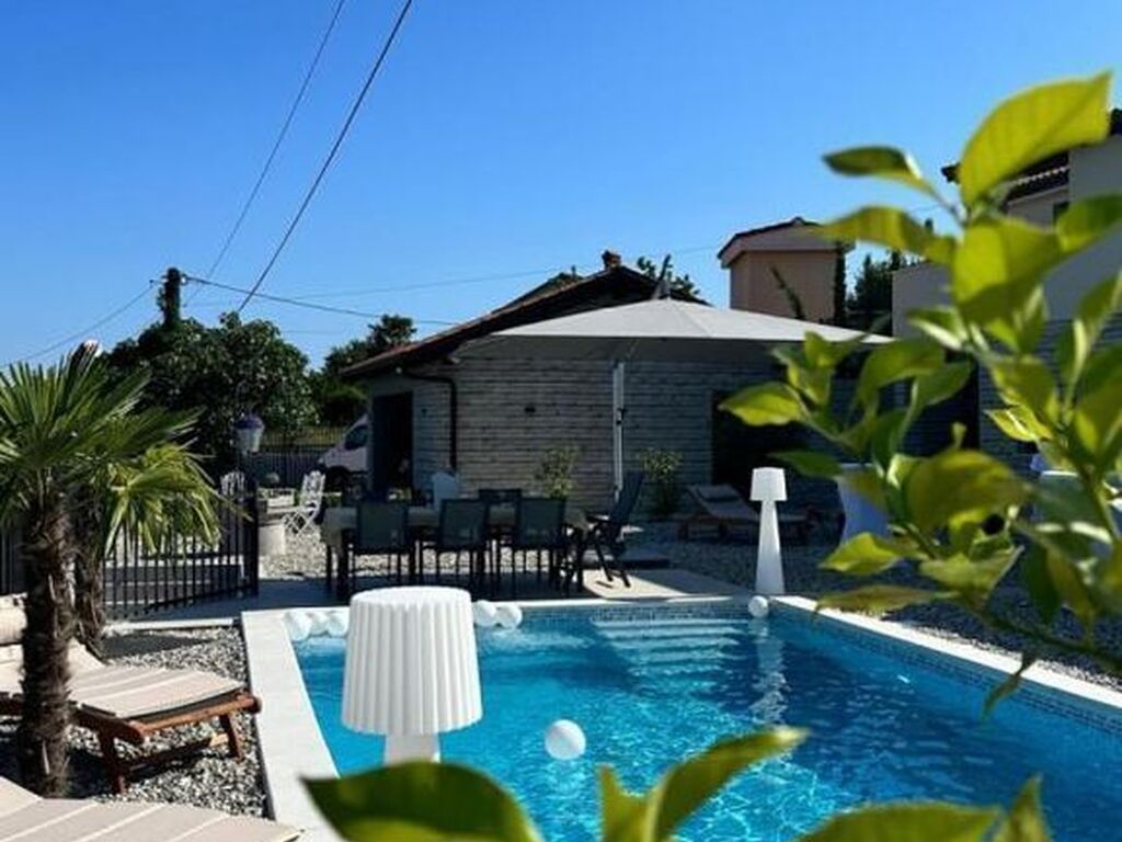 Maison de luxe à vendre à Poljane, 1 000 000 €, Photo 4