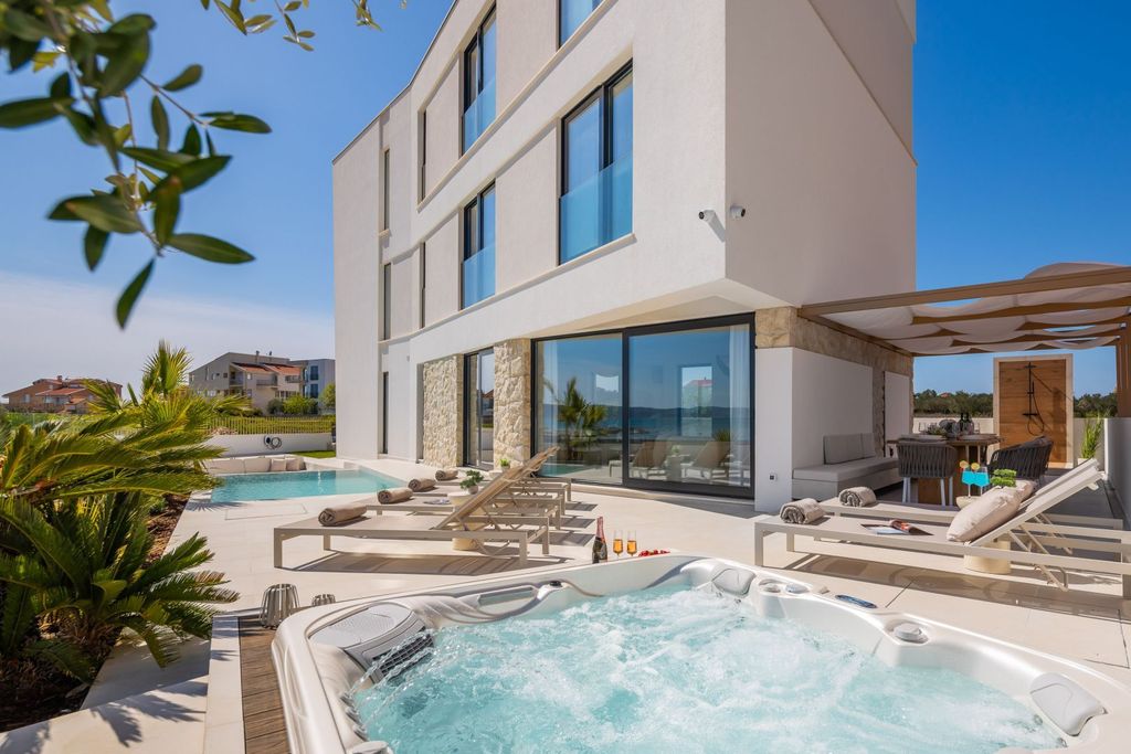 Maison de luxe à vendre à Sukošan, 0 €, Photo 3