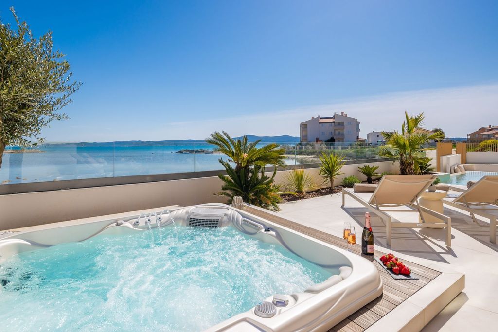 Maison de luxe à vendre à Sukošan, 0 €, Photo 4