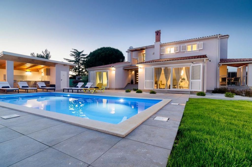 Maison de luxe à vendre à Valbandon, 740 000 €, Photo 6
