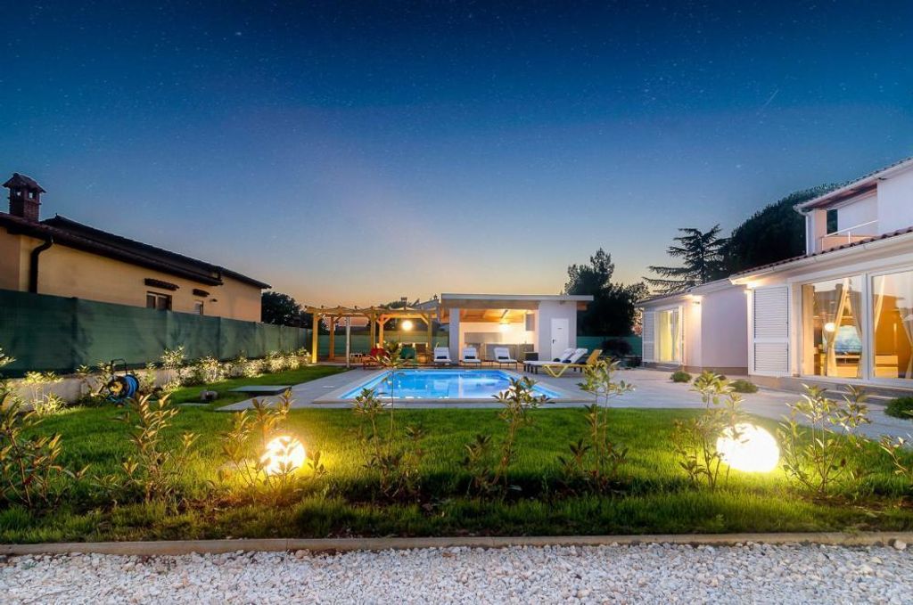 Maison de luxe à vendre à Valbandon, 740 000 €, Photo 7