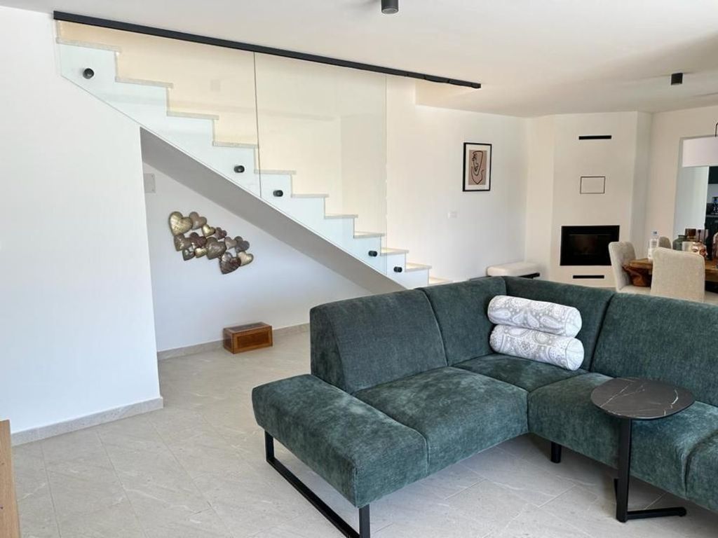 Maison de luxe à vendre à Poljane, 1 000 000 €, Photo 7