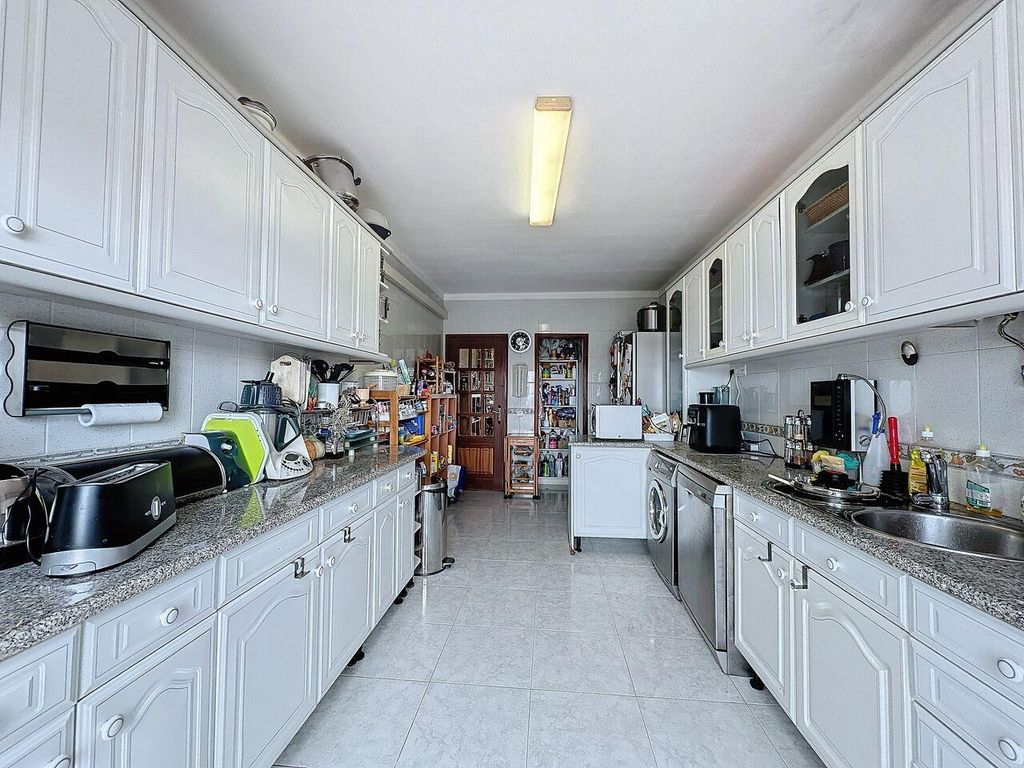 Luxury Apartment for sale in Portimão, 420 000 €, Photo 2