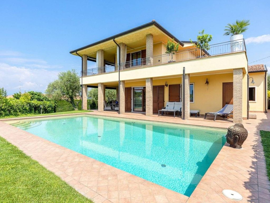 Maison de luxe à vendre à Bardolino, 2 480 000 €, Photo 1