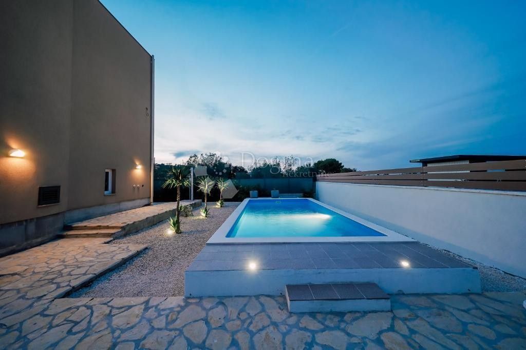 Maison de luxe à vendre à Preko, 820 000 €, Photo 4