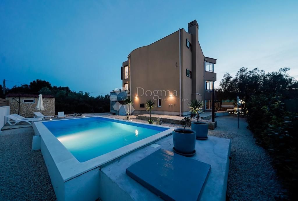 Maison de luxe à vendre à Preko, 820 000 €, Photo 6
