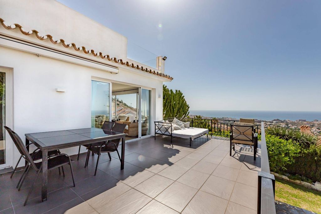 Luxury House for sale in Benalmádena, 959 000 €, Photo 1