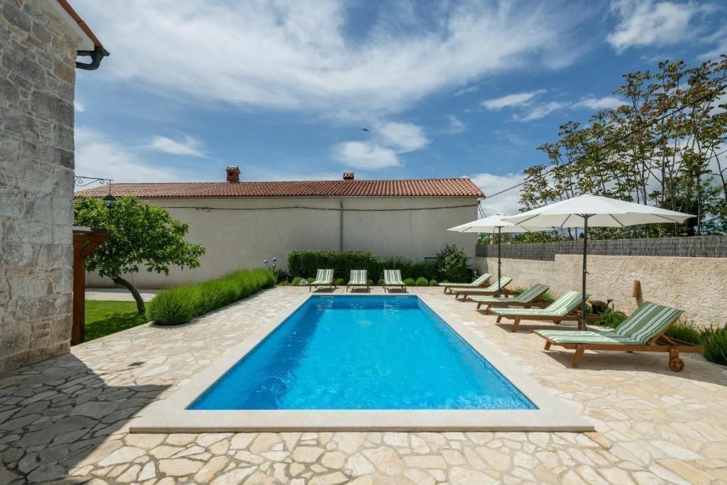 Maison de luxe à vendre à Krnica, 620 000 €, Photo 2