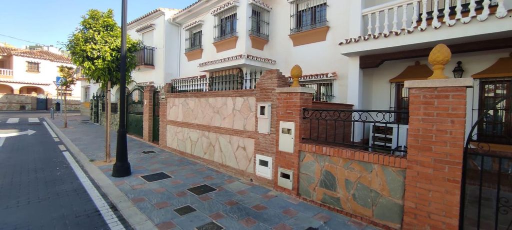 Maison de luxe à vendre à Fuengirola, 645 000 €, Photo 1