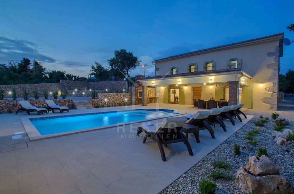 Maison de luxe à vendre à Vrbnik, 720 000 €, Photo 1