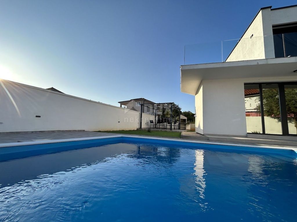 Maison de luxe à vendre à Krk, 490 000 €, Photo 5