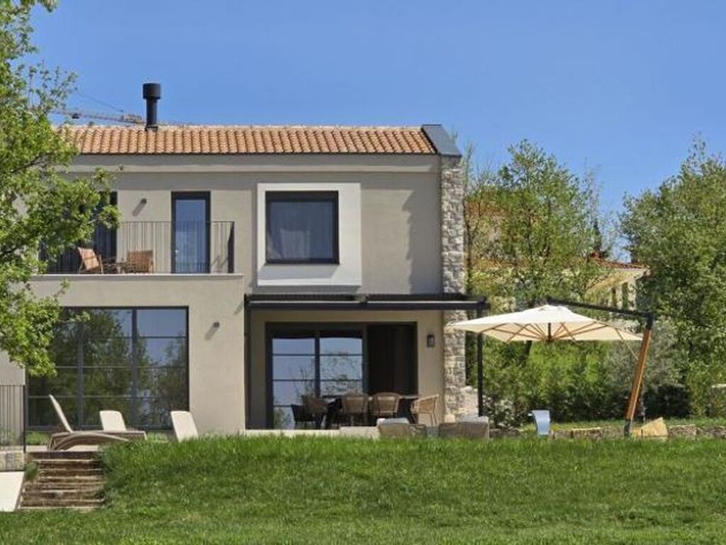 Maison de luxe à vendre à Karojba, 780 000 €, Photo 3