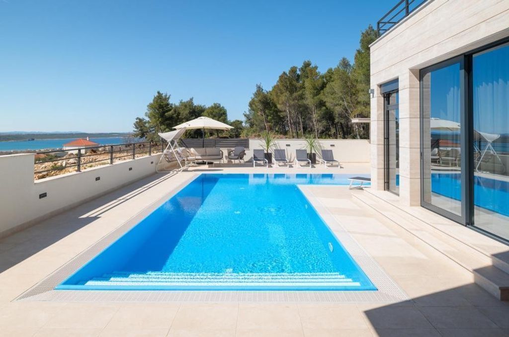 Maison de luxe à vendre à Ražanac, 1 350 000 €, Photo 3