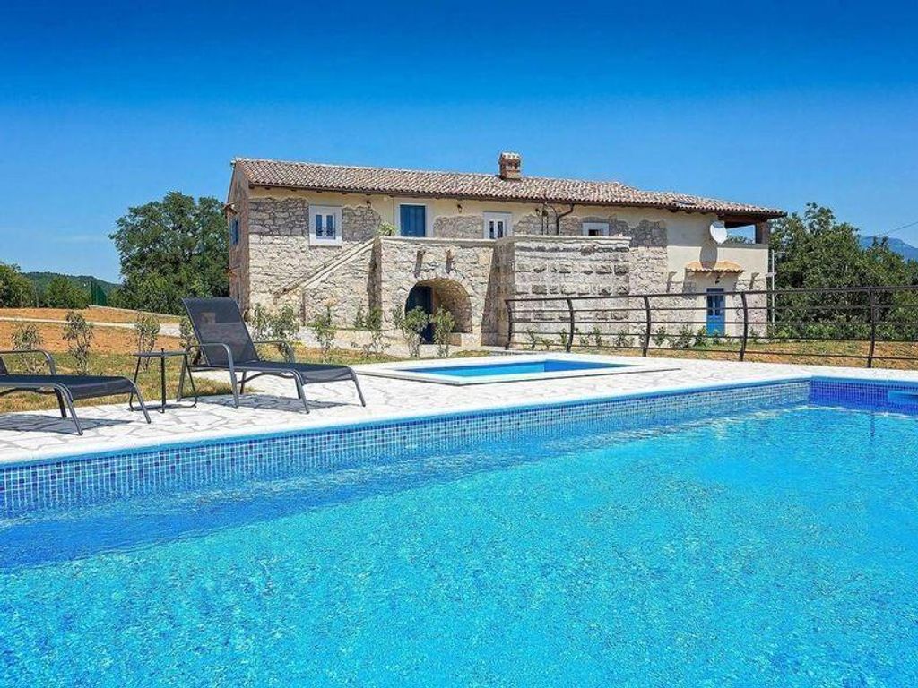 Luxury House for sale in Kršan, 780 000 €, Photo 2