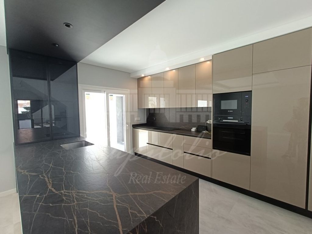 Luxury House for sale in Seixal, 659 000 €, Photo 3