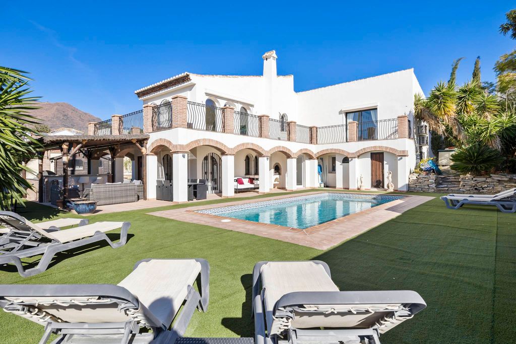 Maison de luxe à vendre à Marbella, 890 000 €, Photo 1