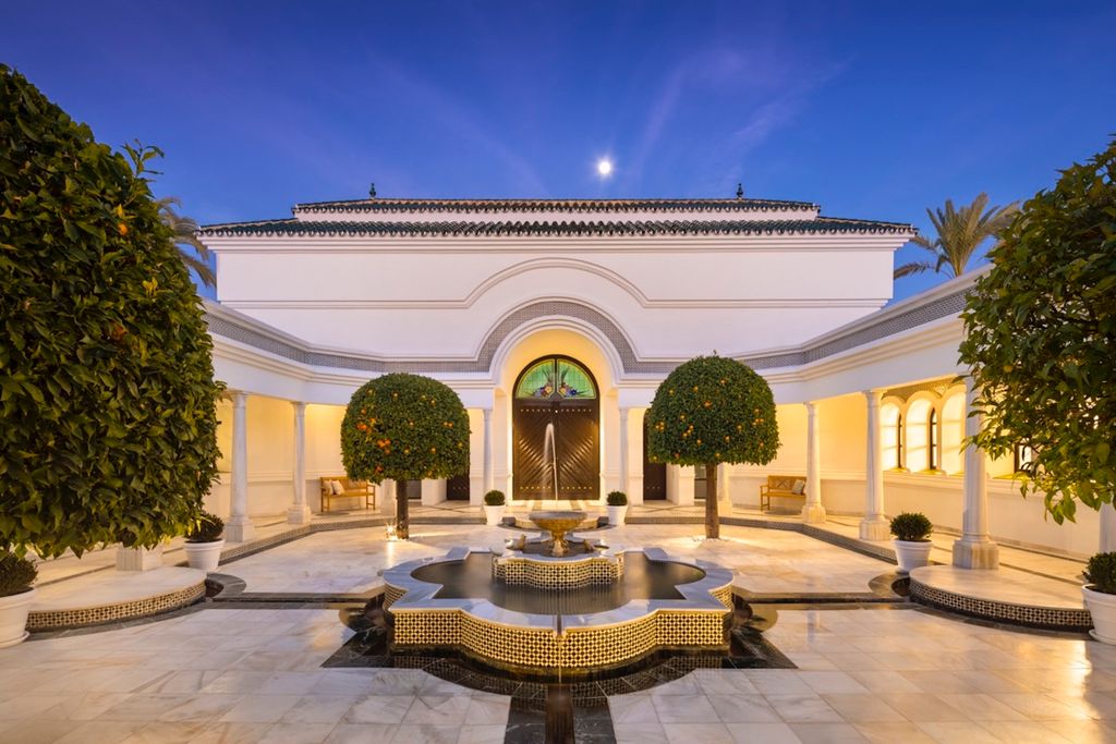 Luxury House for sale in Marbella, 10 850 000 €, Photo 1