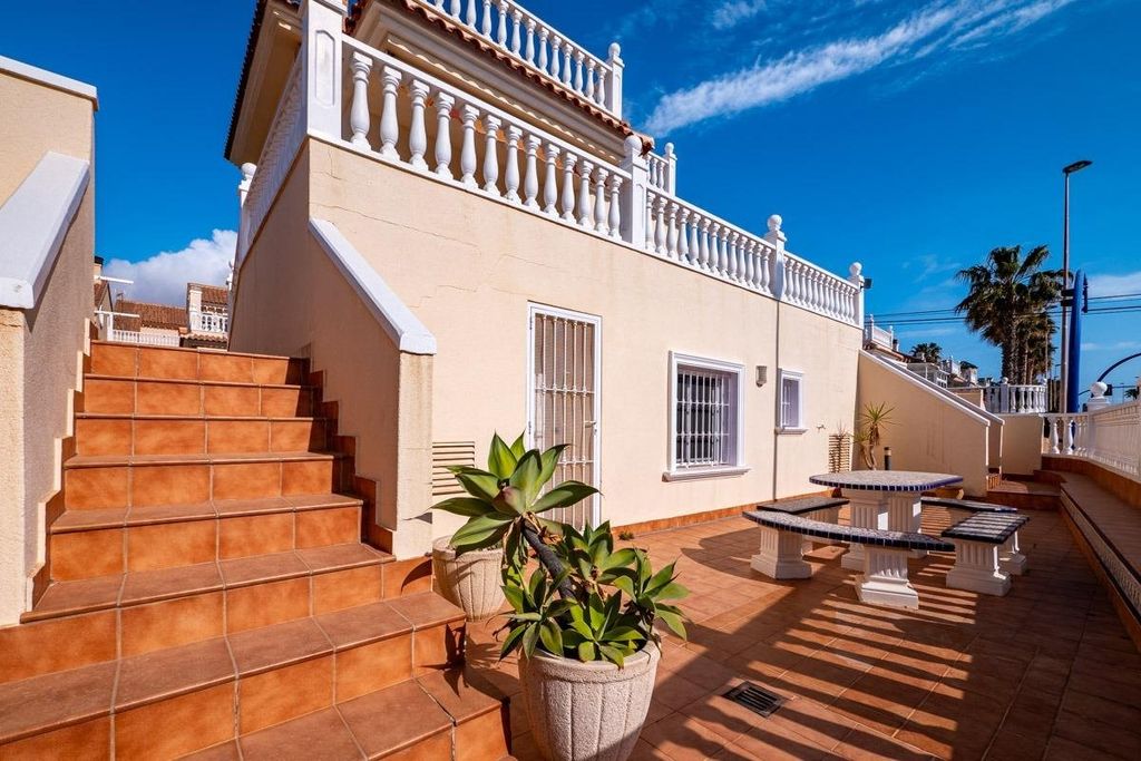 Luxury House for sale in Torrevieja, 525 000 €, Photo 3