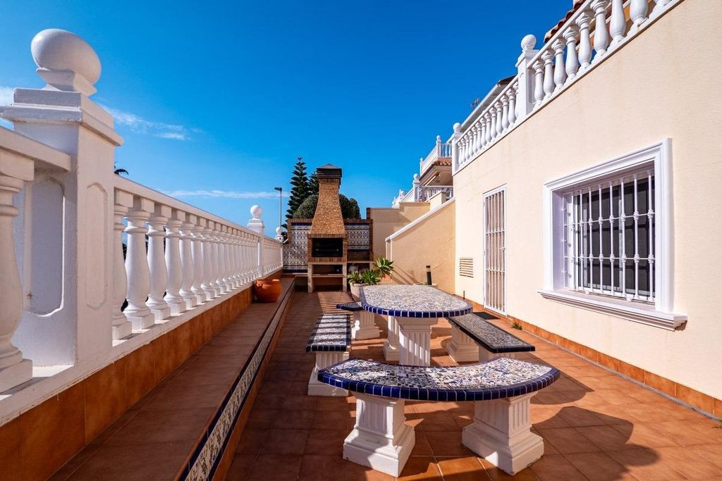 Luxury House for sale in Torrevieja, 525 000 €, Photo 4
