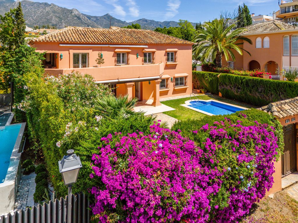 Luxury House for sale in Marbella, 2 874 000 €, Photo 1