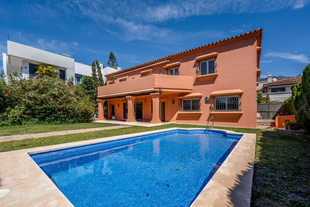 Luxury House for sale in Marbella, 2 874 000 €, Photo 4