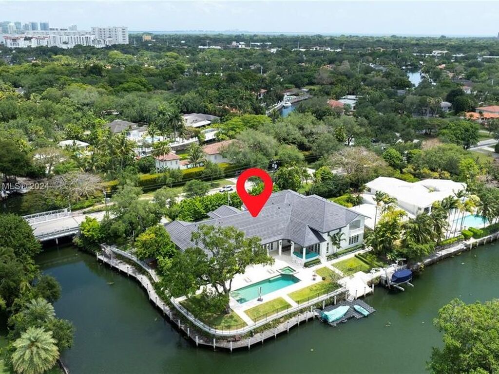 Luxury House for sale in Miami Coral Gables, 16 301 866 €, Photo 1