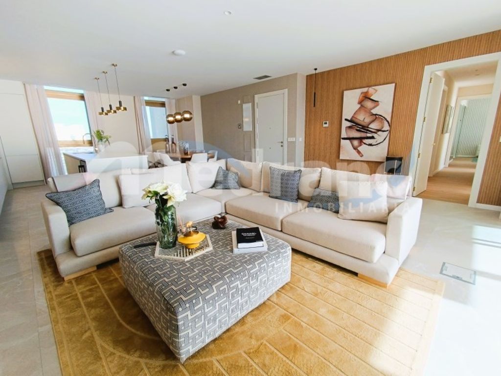 Luxury Apartment for sale in Benidorm, 1 065 000 €, Photo 1