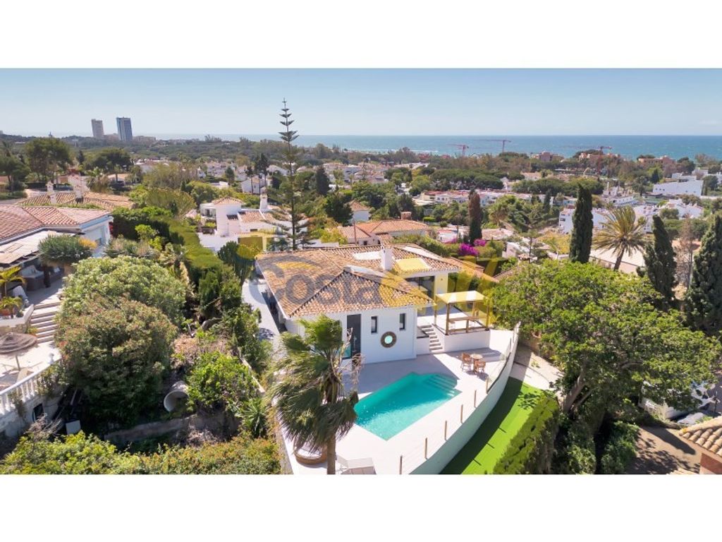 Luxury House for sale in Marbella, 2 195 000 €, Photo 1