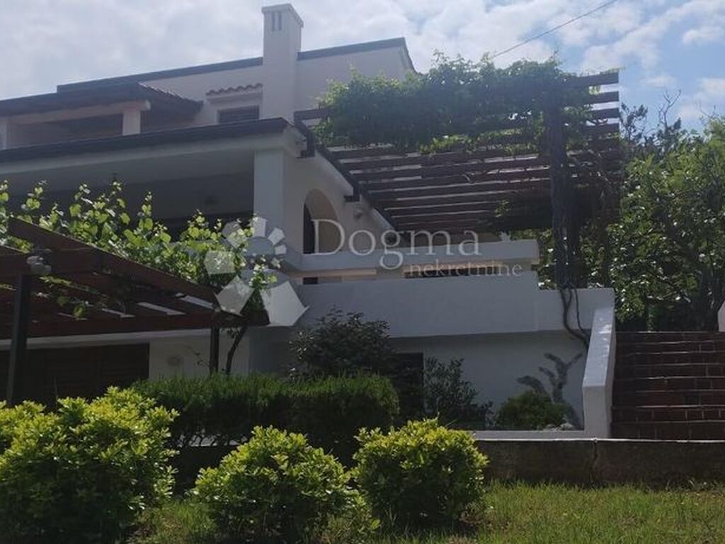 Maison de luxe à vendre à Baška, 690 000 €, Photo 1