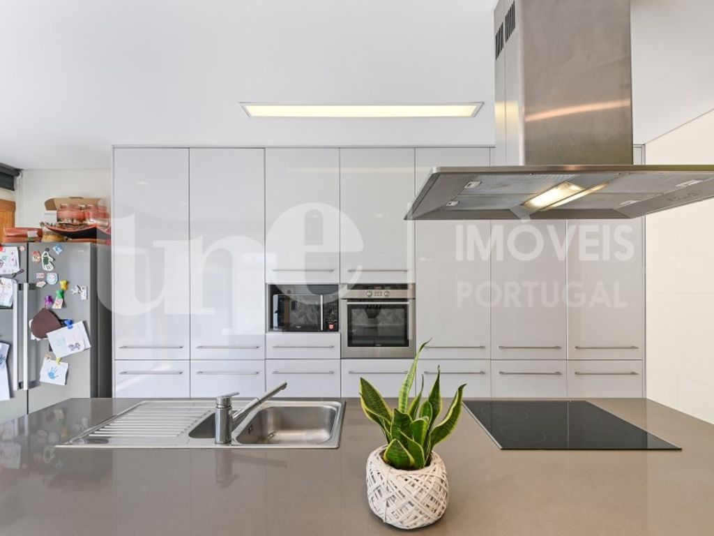 Luxury House for sale in Gondomar, 570 000 €, Photo 4