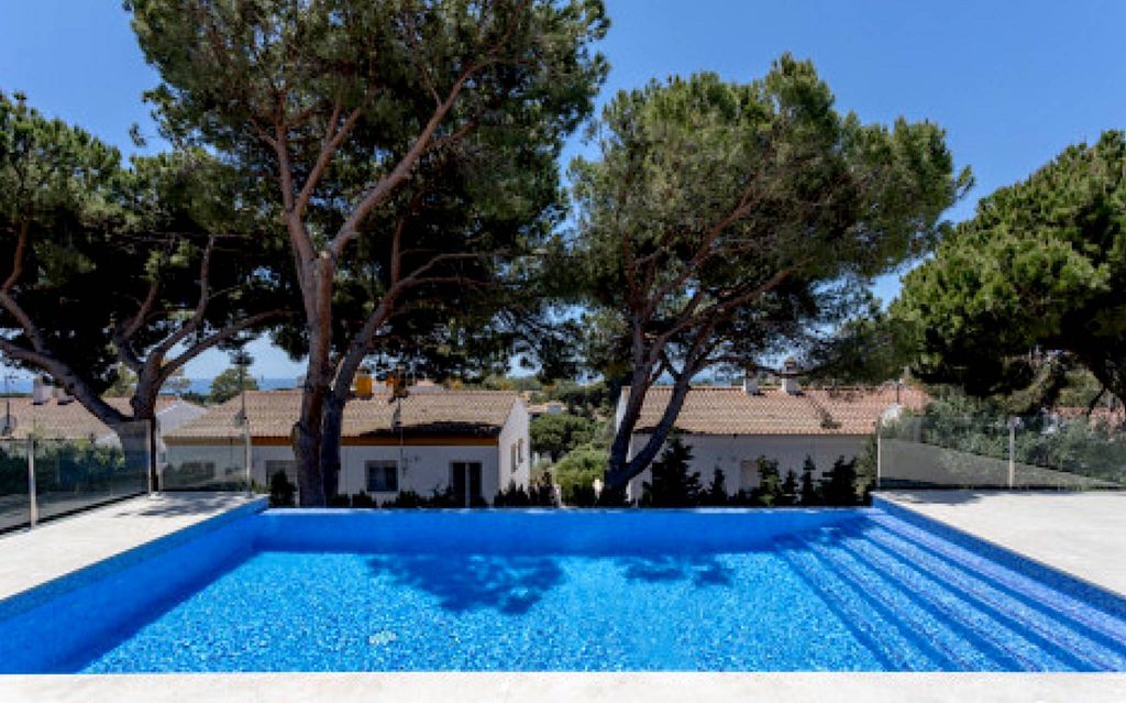 Luxury House for sale in Marbella, 1 585 000 €, Photo 2