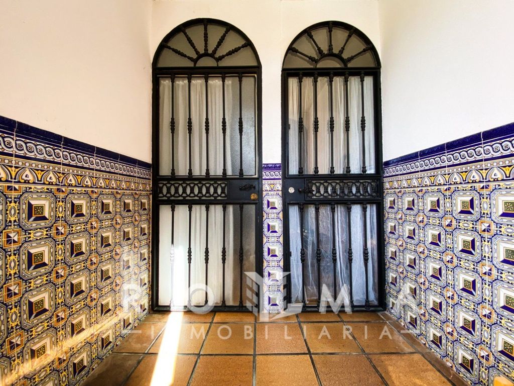 Maison de luxe à vendre à Sevilla, 650 000 €, Photo 3