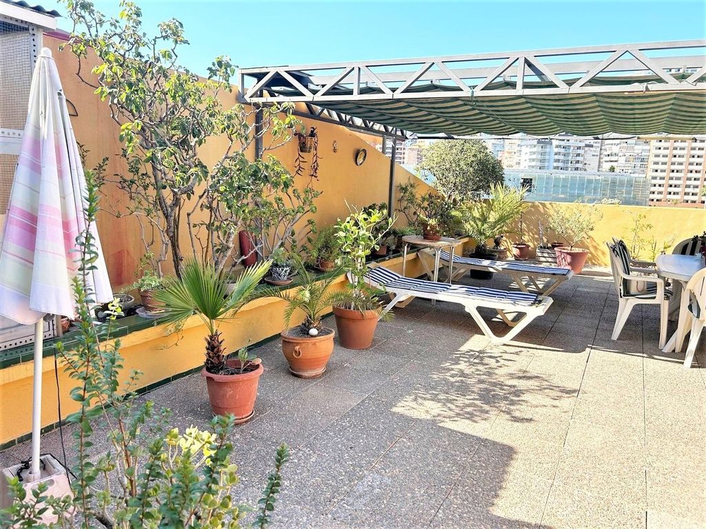 Luxury Apartment for sale in Benidorm, 440 000 €, Photo 1