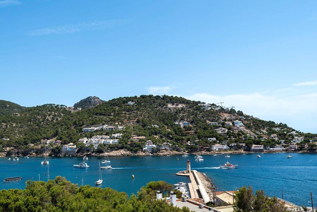 Luxury Apartment for sale in Andratx, 2 200 000 €, Photo 3