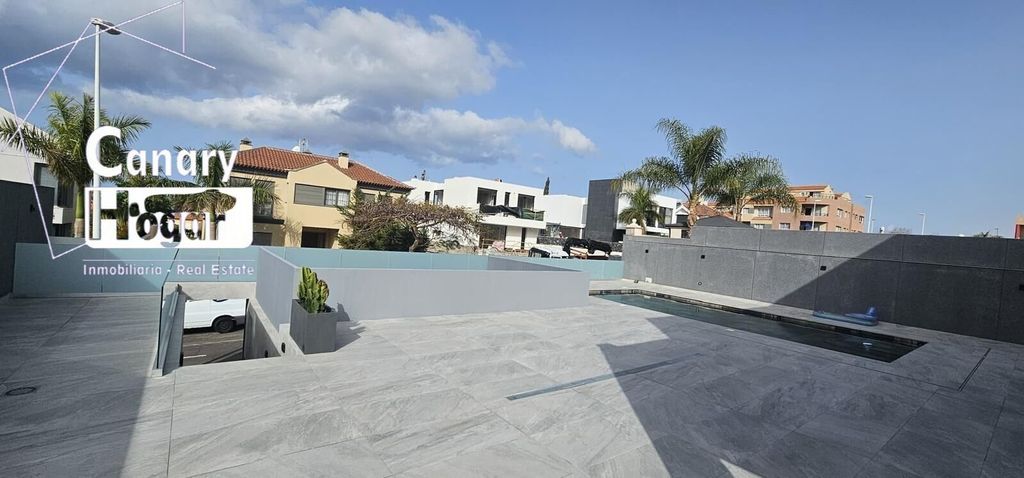 Maison de luxe à vendre à Adeje, 1 800 000 €, Photo 1