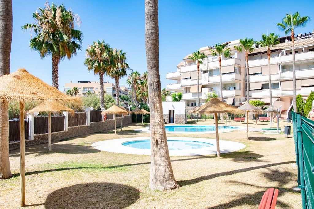 Luxury Apartment for sale in Torremolinos, 490 000 €, Photo 1