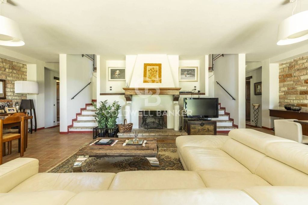 Luxury House for sale in Acqualagna, 595 000 €, Photo 1