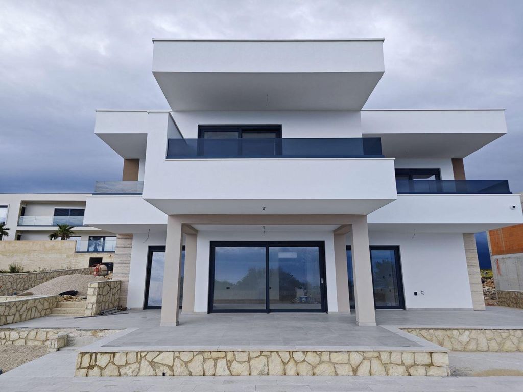 Maison de luxe à vendre à Novalja, 970 000 €, Photo 1